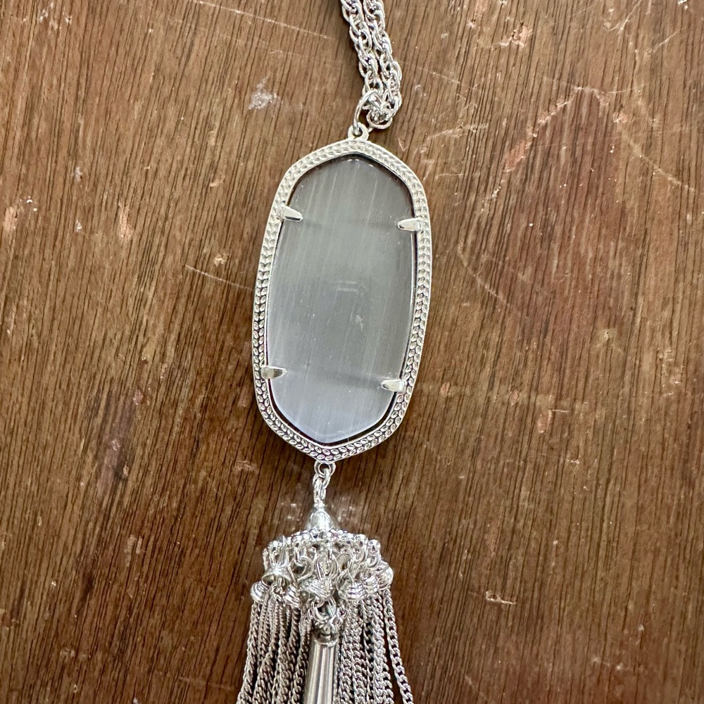 Chic Silver Pendant Necklace